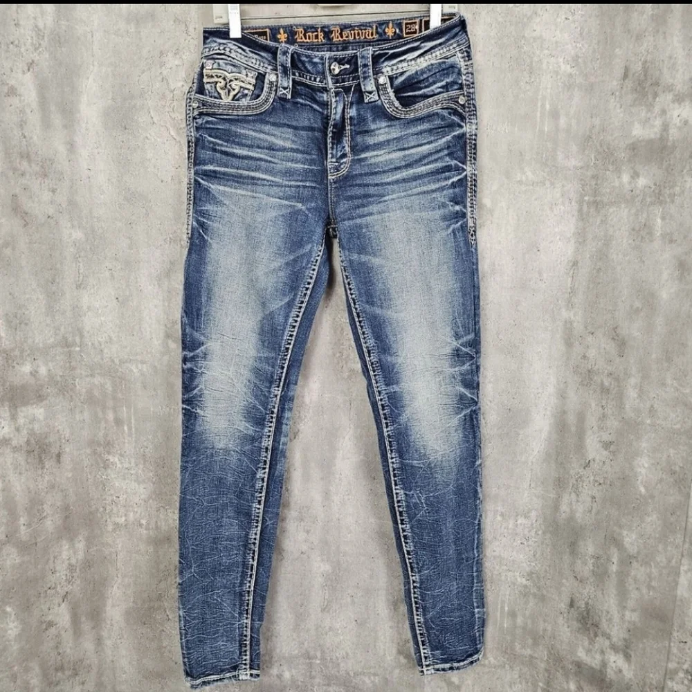 ❤️NeW!❤️ ROCK REVIVAL ASH ROSE MID-RISE EMBROIDERED SKINNY STRETCH JEANS SIZE 28